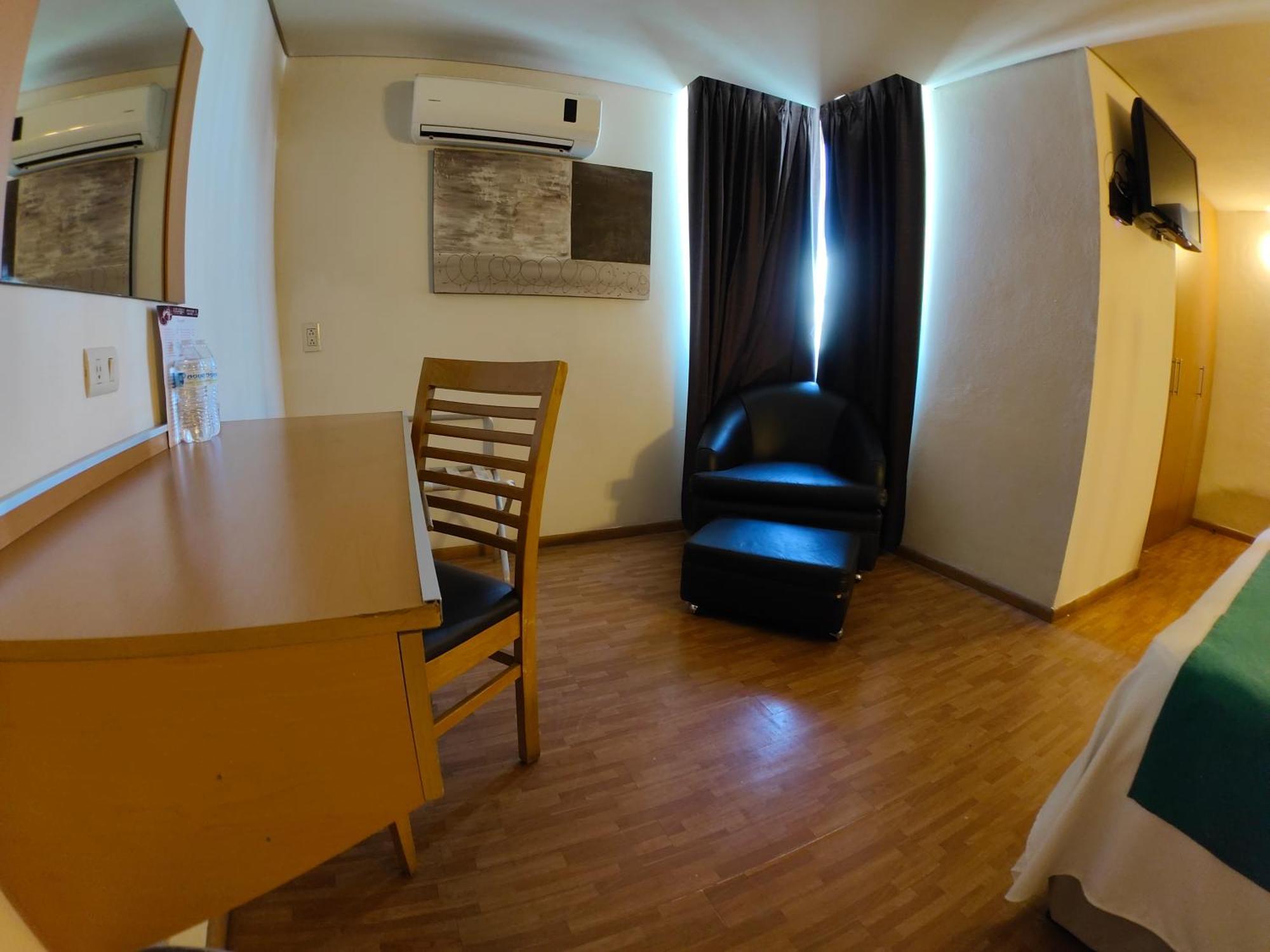 Kasa Hotel & Suites Irapuato Zewnętrze zdjęcie