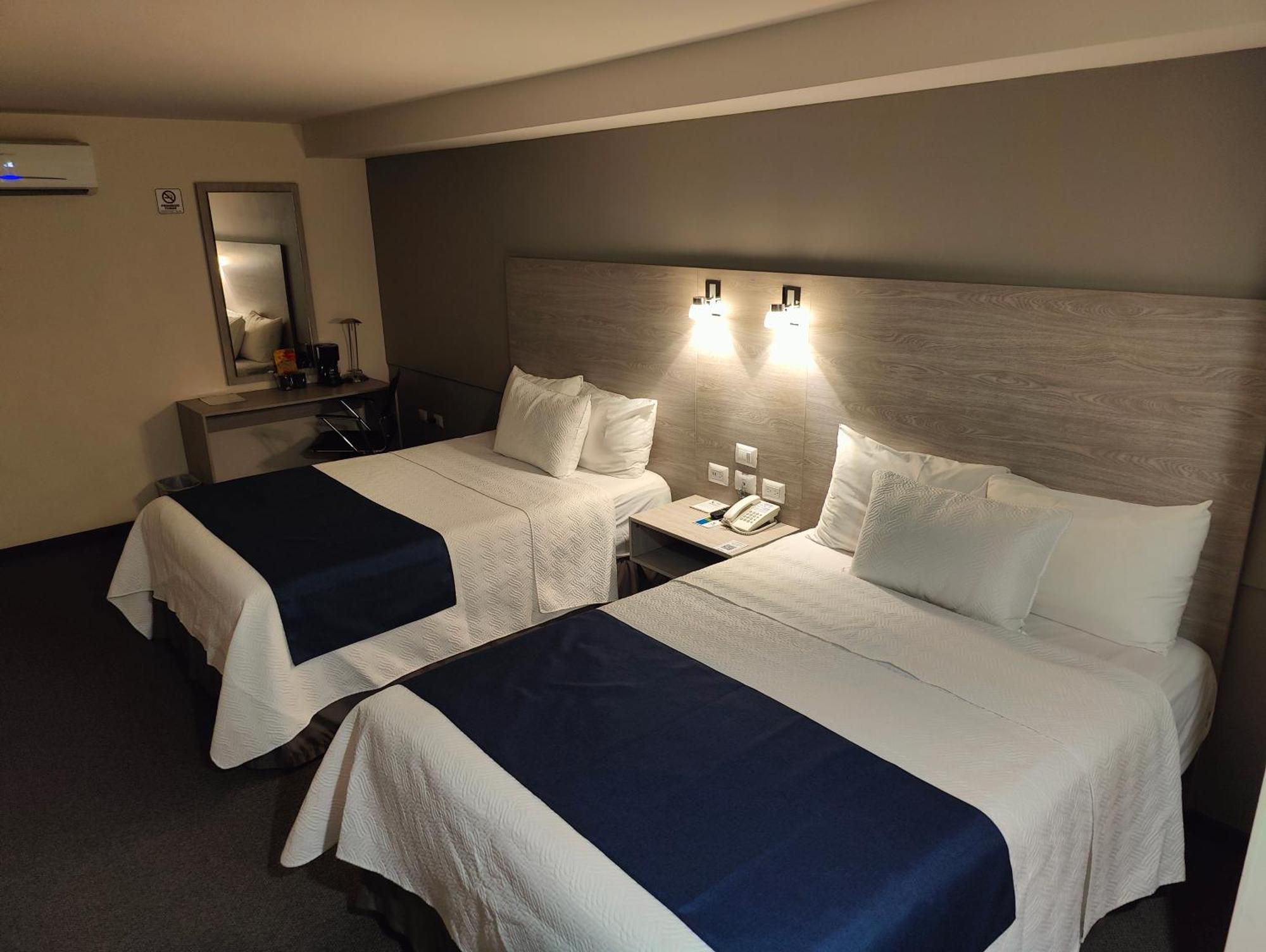 Kasa Hotel & Suites Irapuato Zewnętrze zdjęcie