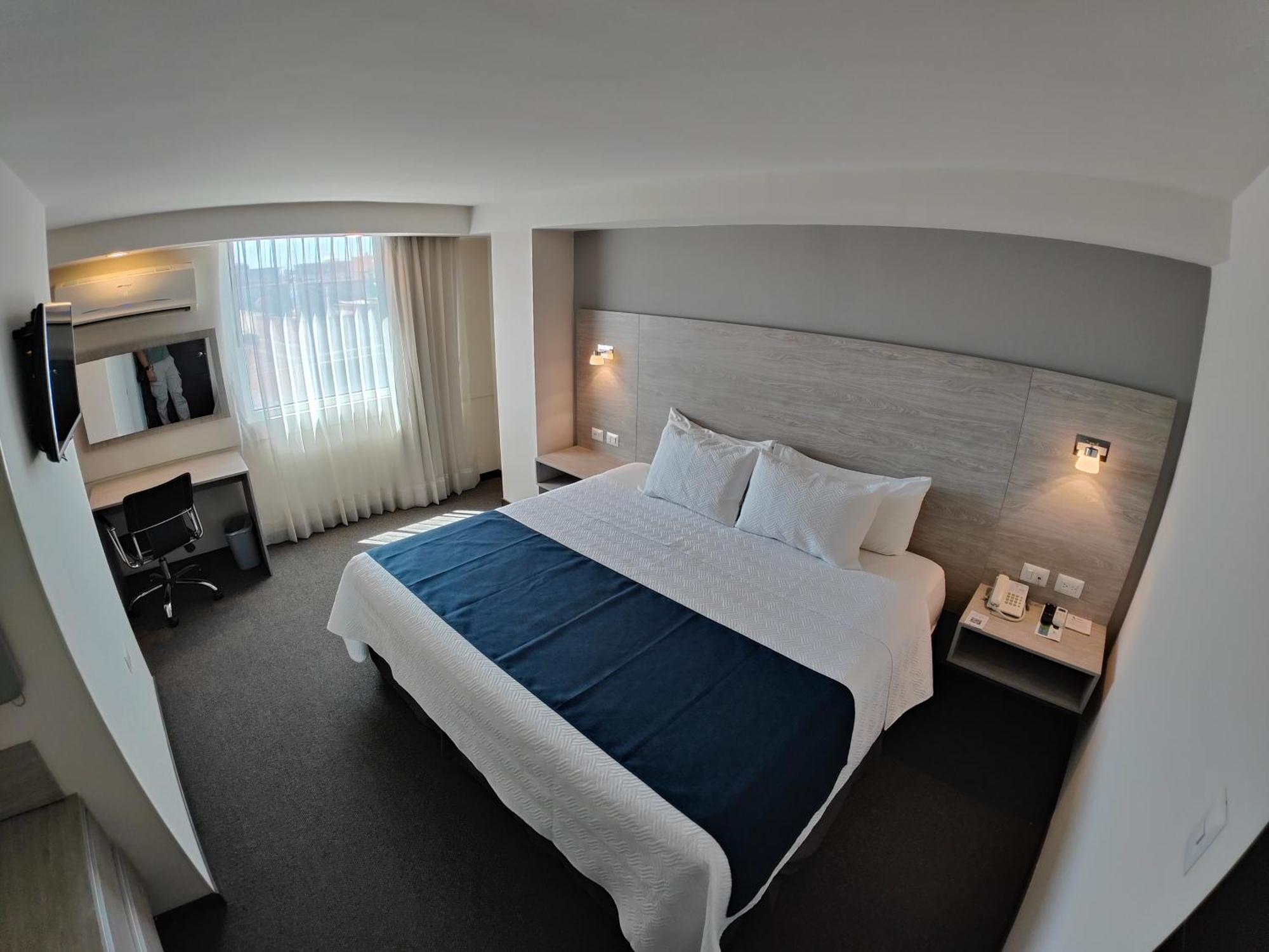 Kasa Hotel & Suites Irapuato Zewnętrze zdjęcie