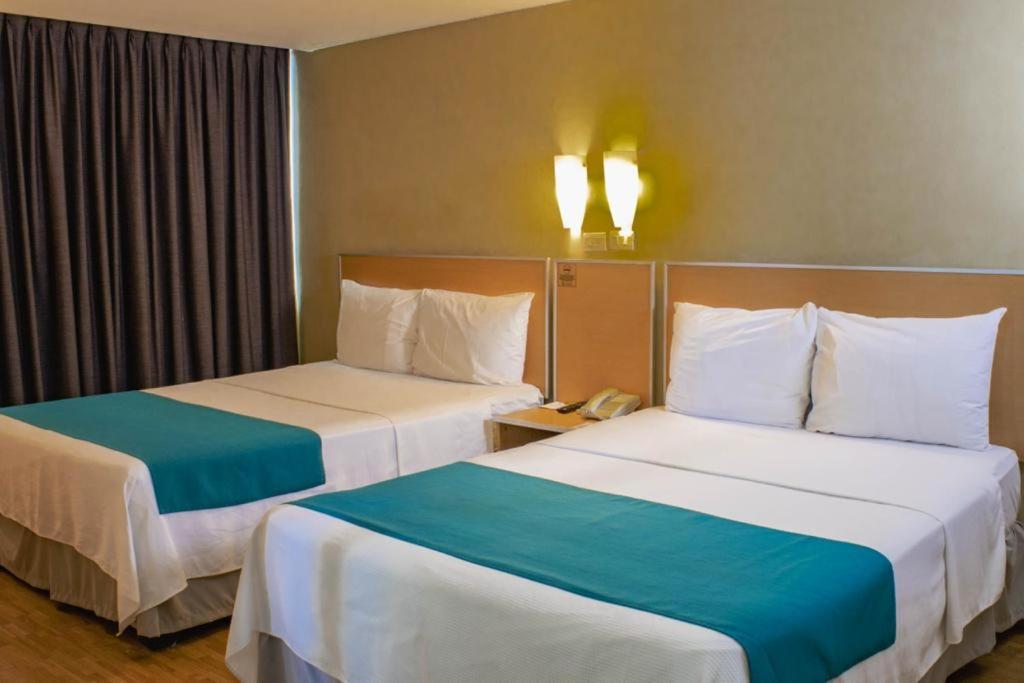 Kasa Hotel & Suites Irapuato Zewnętrze zdjęcie